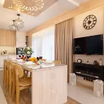 Apartment Three Cubs By Renters Prestige