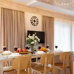 Apartment Three Cubs By Renters Prestige