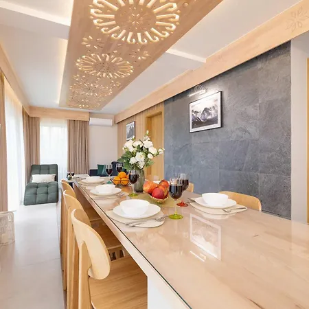 Three Cubs By Renters Prestige Zakopane