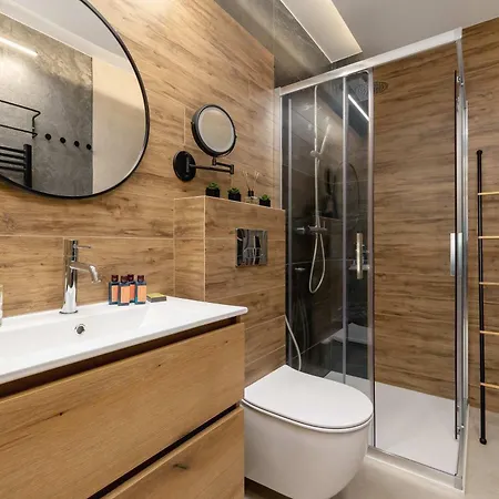 Three Cubs By Renters Prestige Daire